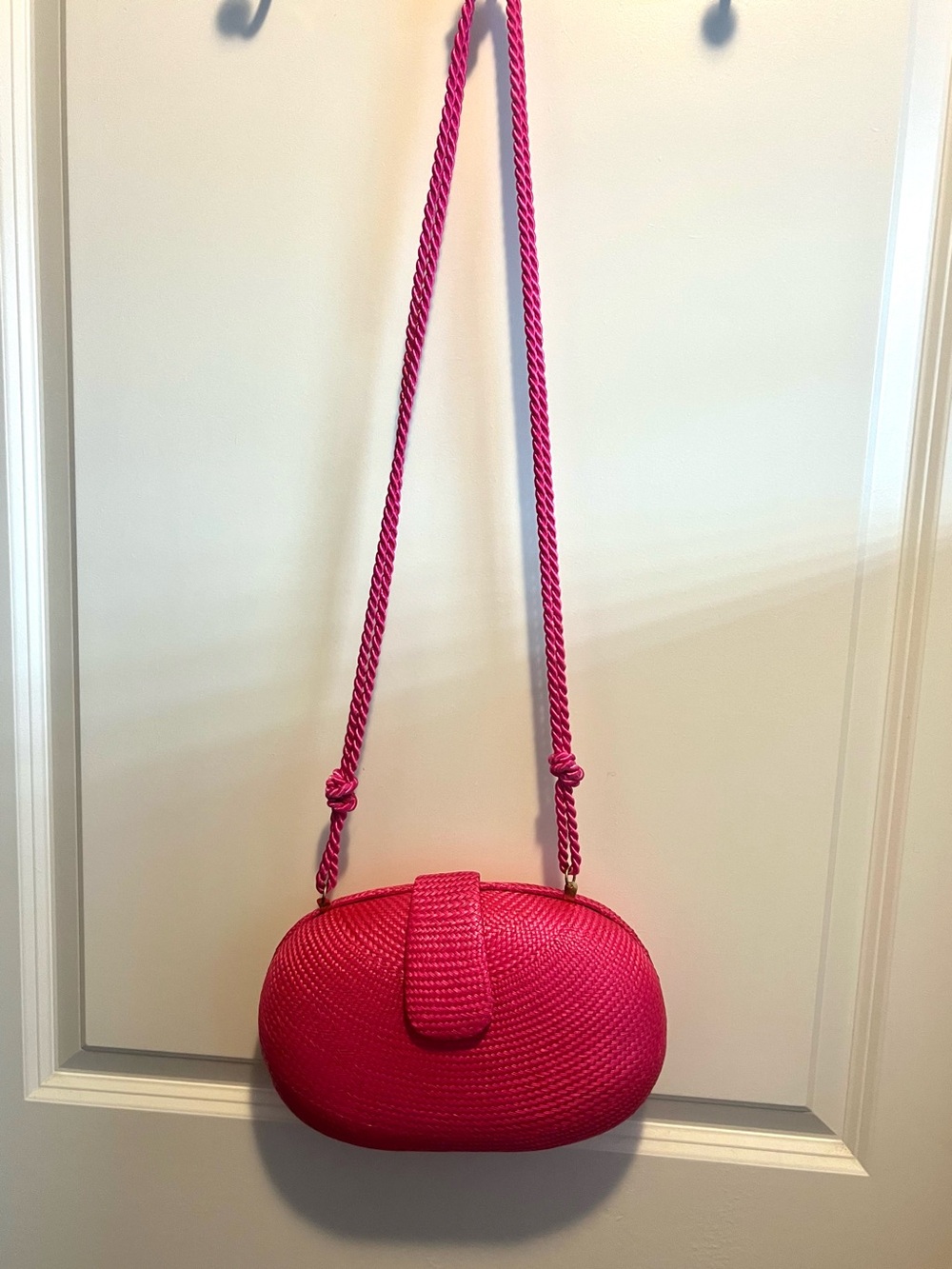 Vibrant Fuchsia Pink Woven Straw Crossbody Bag w/ Hard-Case and Rope Strap